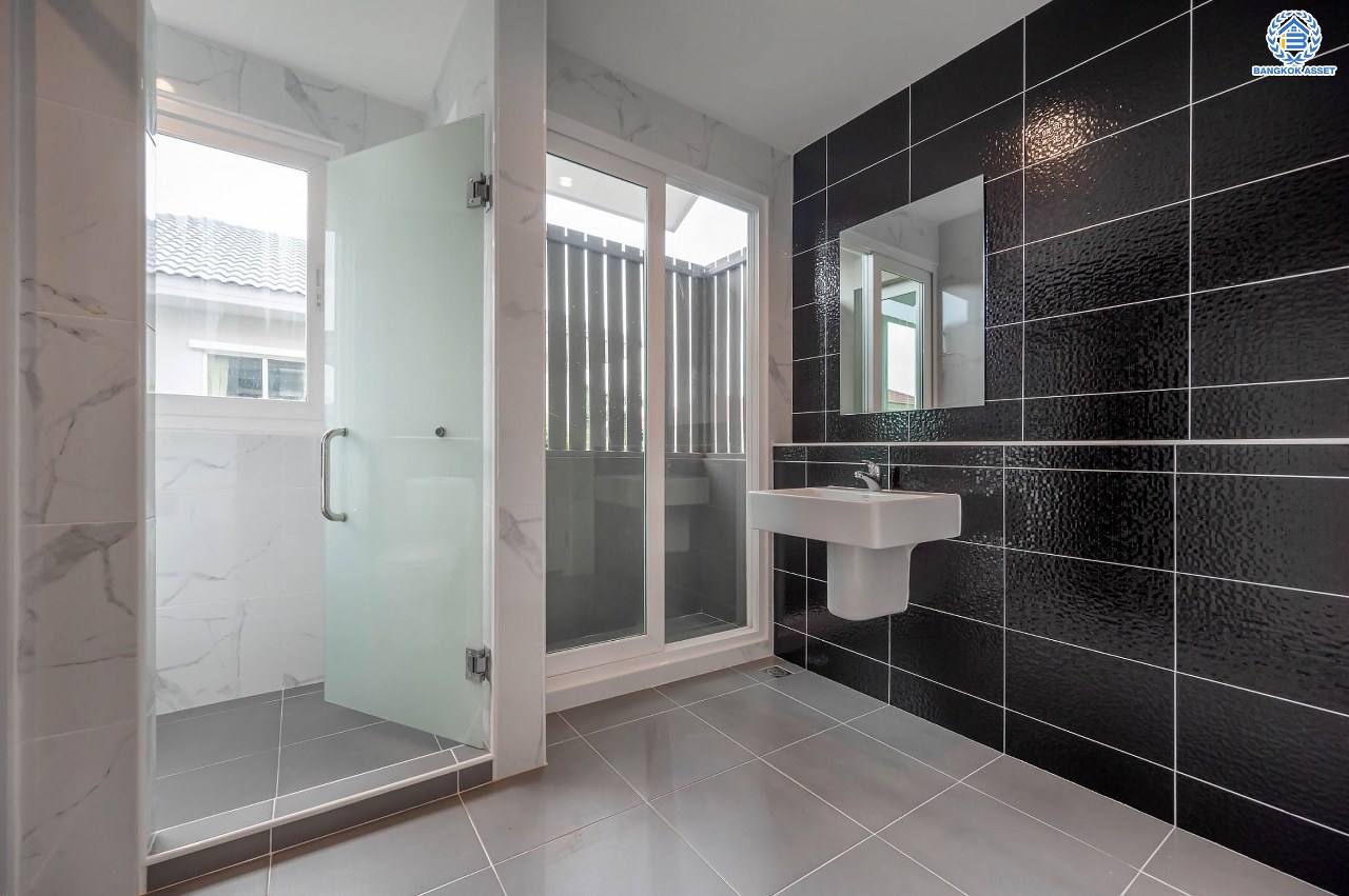 บ้านมือสองตกแต่งใหม่ โครงการ คาซ่าวิลล์ ราชพฤกษ์-แจ้งวัฒนะ จากแบรนด์ Q.House ต่อเติมครบพร้อมเข้าอยู่ เนื้อที่ 50 ตร.ว. ฟังก์ชันจัดเต็ม 3 ห้องนอน 2 ห้องน้ำ จอดรถได้ 2 คัน บนทำเลศักยภาพ ติดถนนราชพฤกษ์ ใกล้ทางด่วน "แจ้งวัฒนะ" และเซ็นทรัลแจ้งวัฒนะ